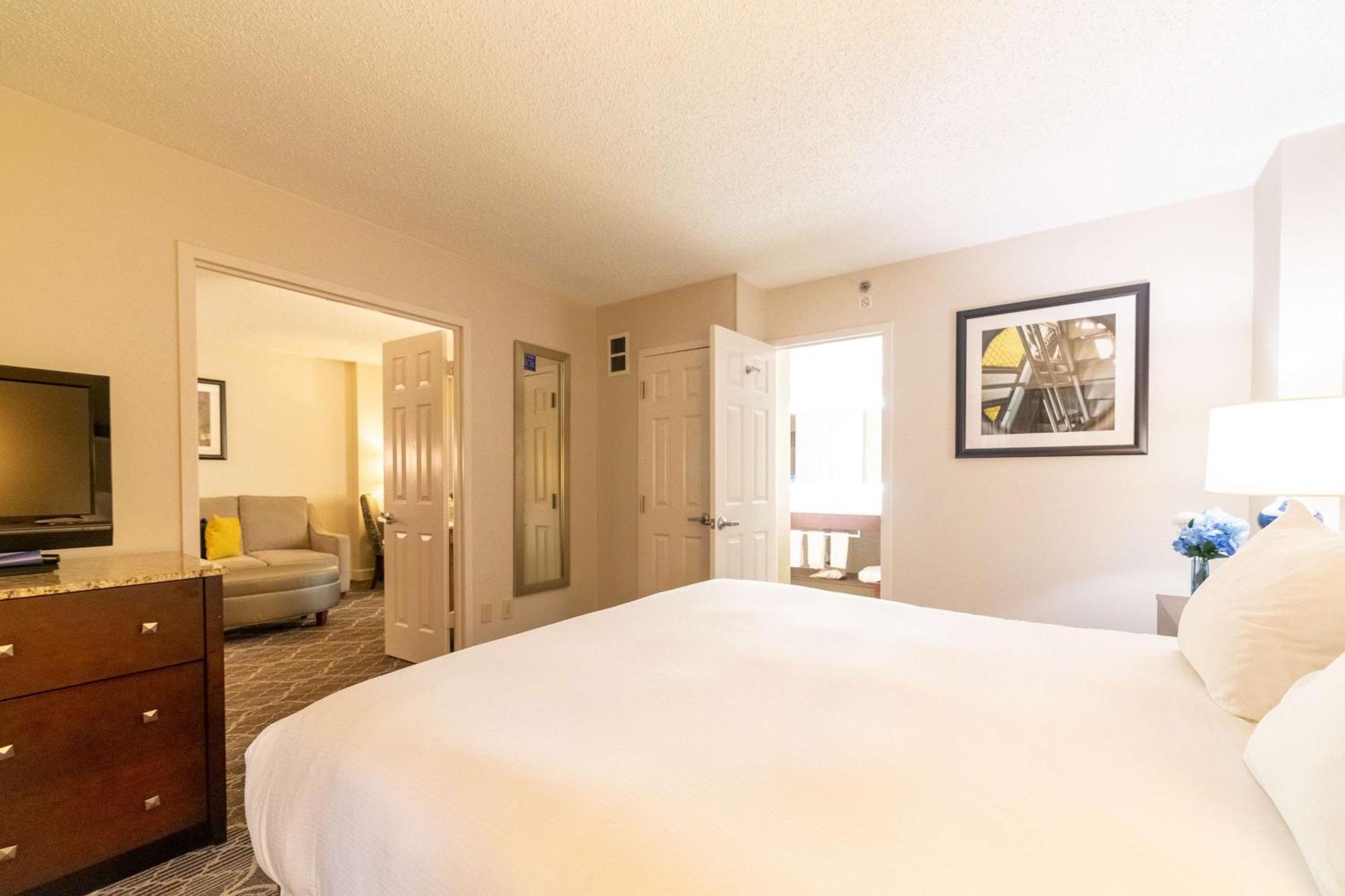 Doubletree Suites By Hilton At The Battery Atlanta Smyrna Exteriér fotografie